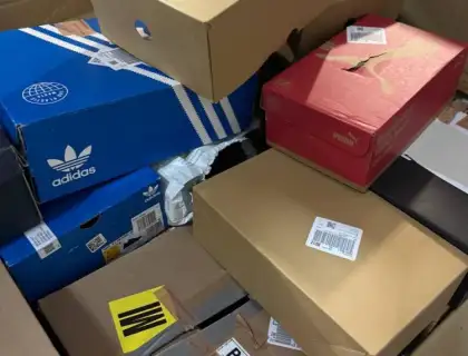 Liquidation de magasins à Marseille, France